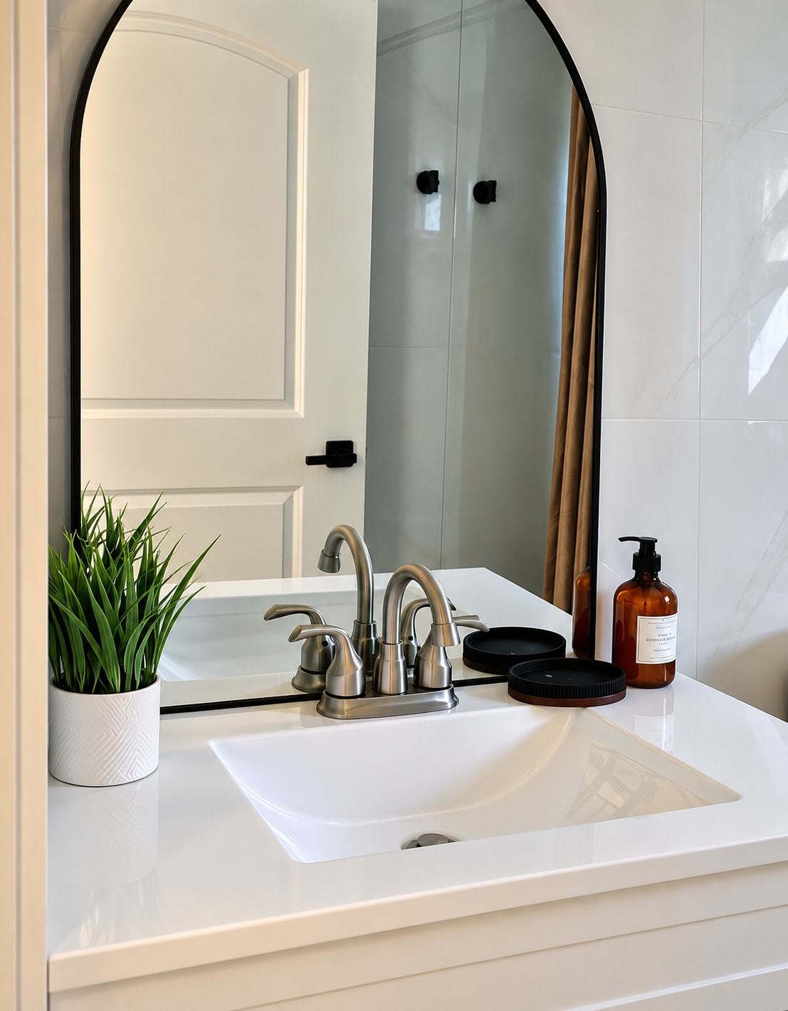 Vanity with arched mirror